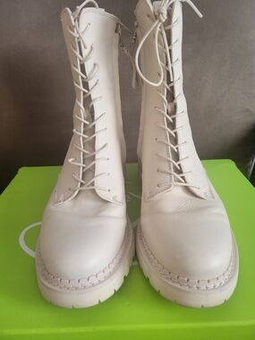 Sam Edelman Cream Lace-Up Ankle Boots